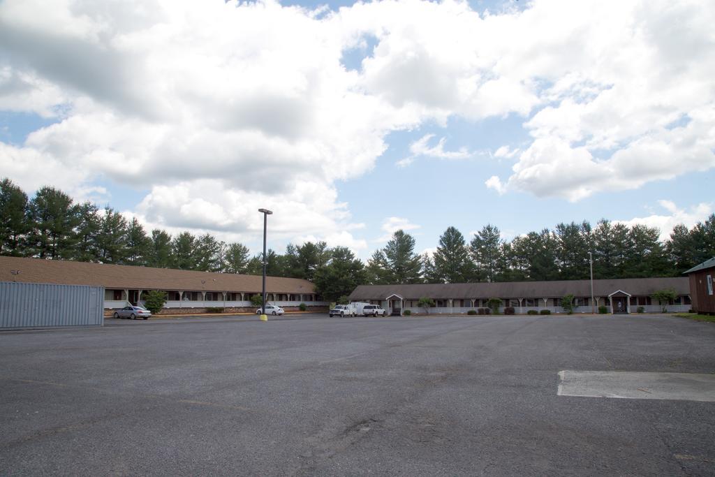 Super 8 By Wyndham Christiansburg Exterior foto