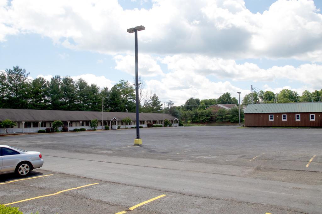 Super 8 By Wyndham Christiansburg Exterior foto